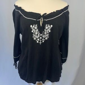 Cherry Krave on/off shoulder, 3/4 sleeve embroidered top in size 1X